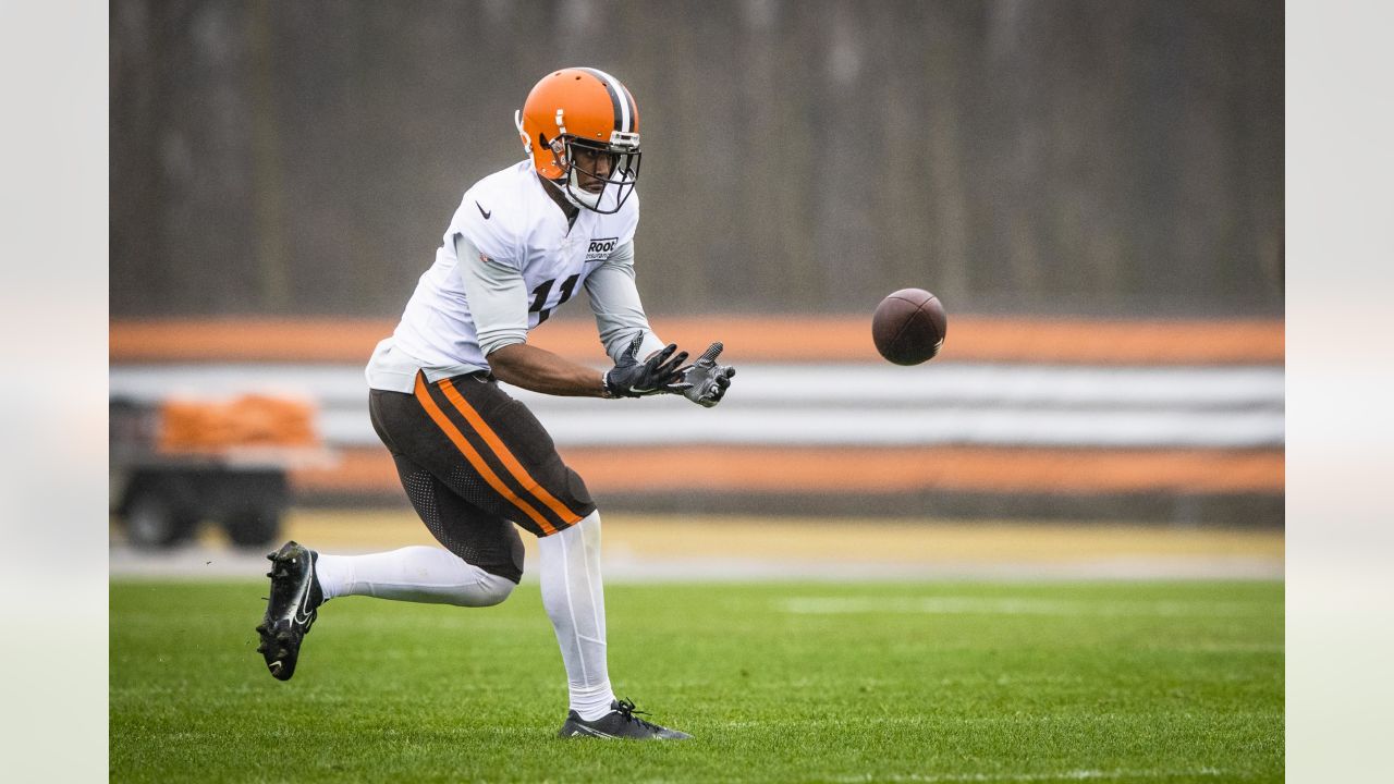 Browns WR Amari Cooper leaves practice with groin injury, questionable for  Steelers on Monday night – KXAN Austin