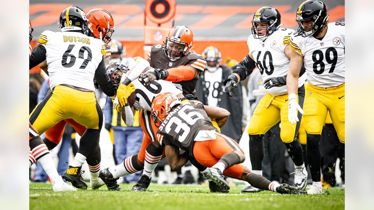 Matchup to Watch: Nick Chubb and Kareem Hunt rushing against the Steelers D