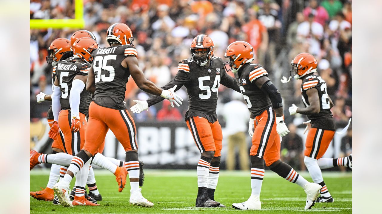 Cincinnati Bengals vs. Cleveland Browns. Fans support on NFL Game.  Silhouette of supporters, big screen with two rivals in background Stock  Photo - Alamy