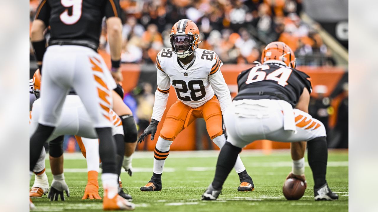 Cleveland Browns quarterback Deshaun Watson (4) runs for a touchdown in the  second quarter against the Cincinnati Bengals, Sunday, Sept. 10, 2023, in  Cleveland. The Browns won 24-3. (AP Photo/David Richard Stock Photo - Alamy