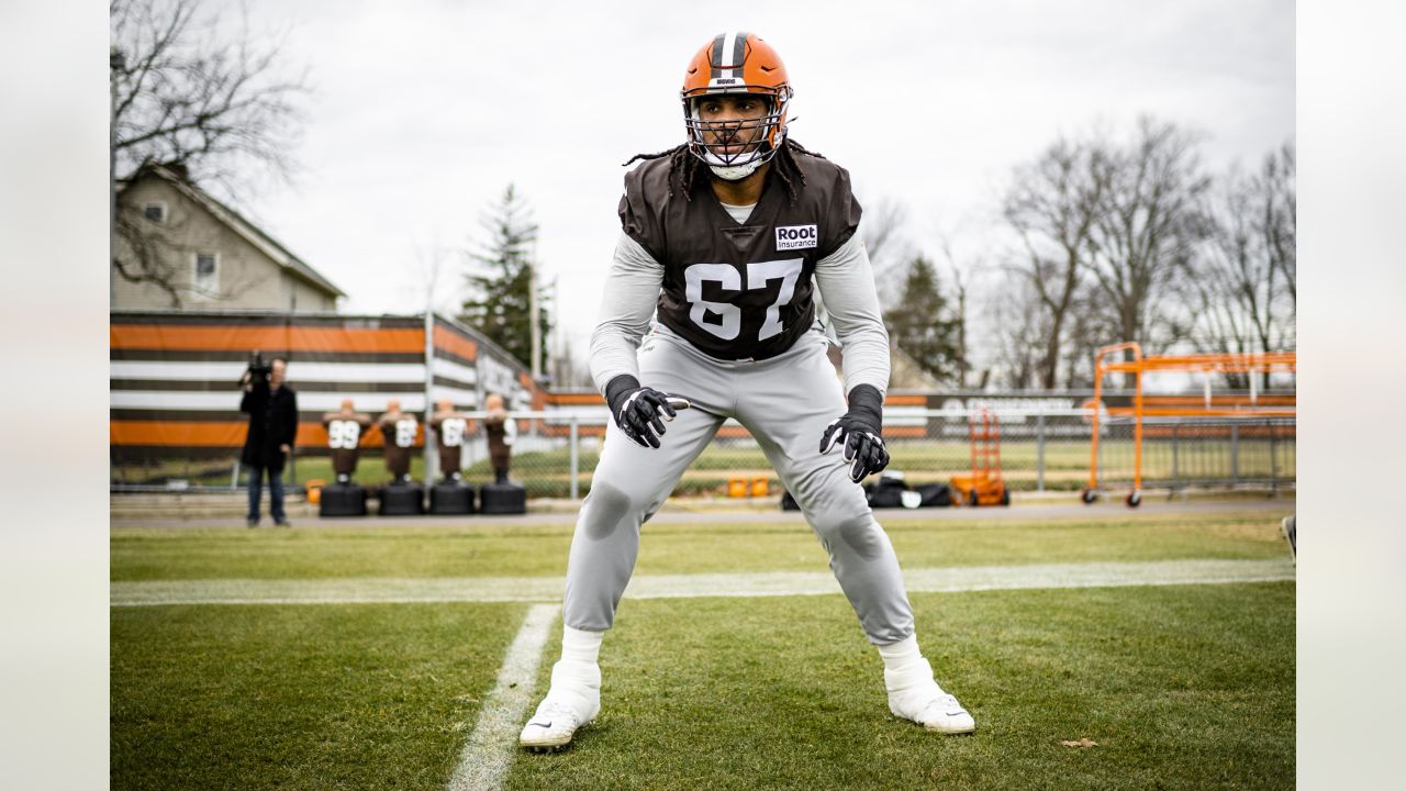 Garrett, Chubb out as Browns prepare for Saints, snow