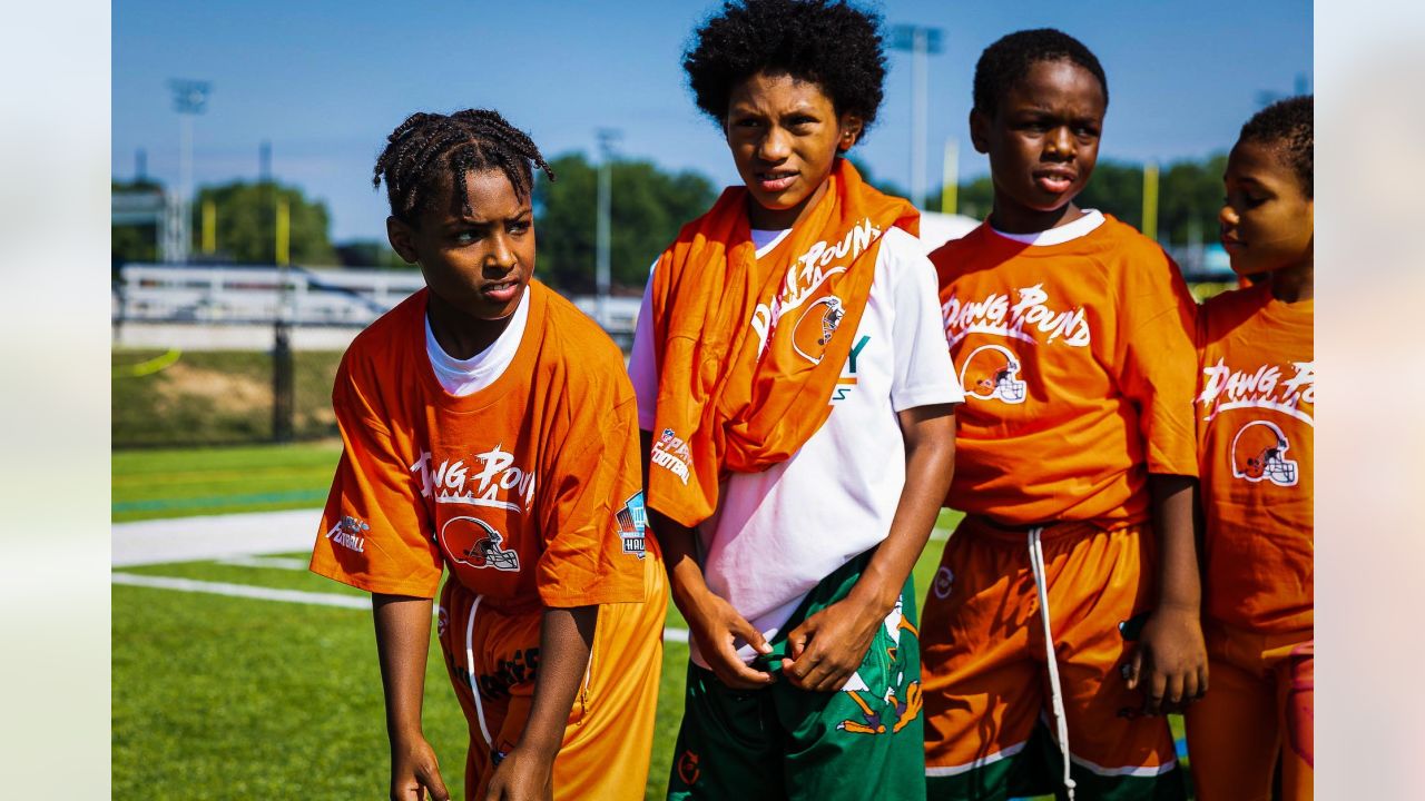 Youngstown man Darius Javey creates Mid West Bengals traveling youth  football team organization for new opportunity for kids, welcomes more to  join