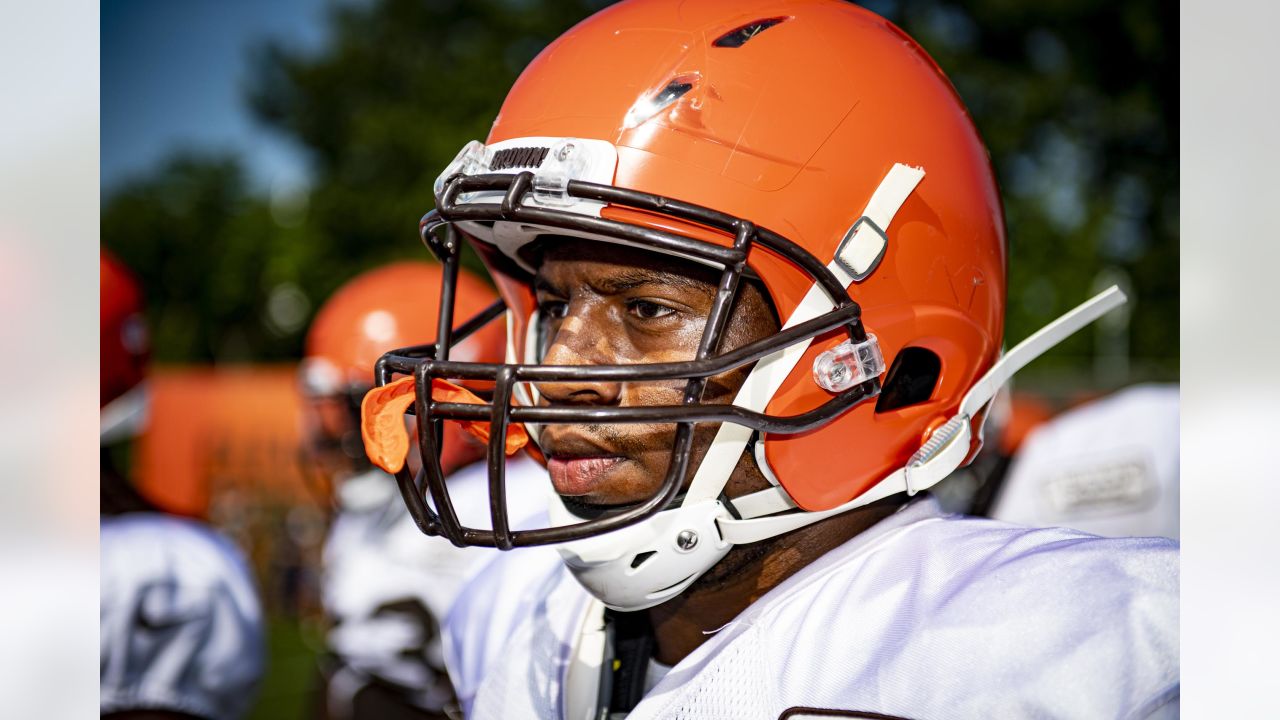 Nick Chubb, a 'pillar of the Browns organization,' rewarded with 3-year  extension