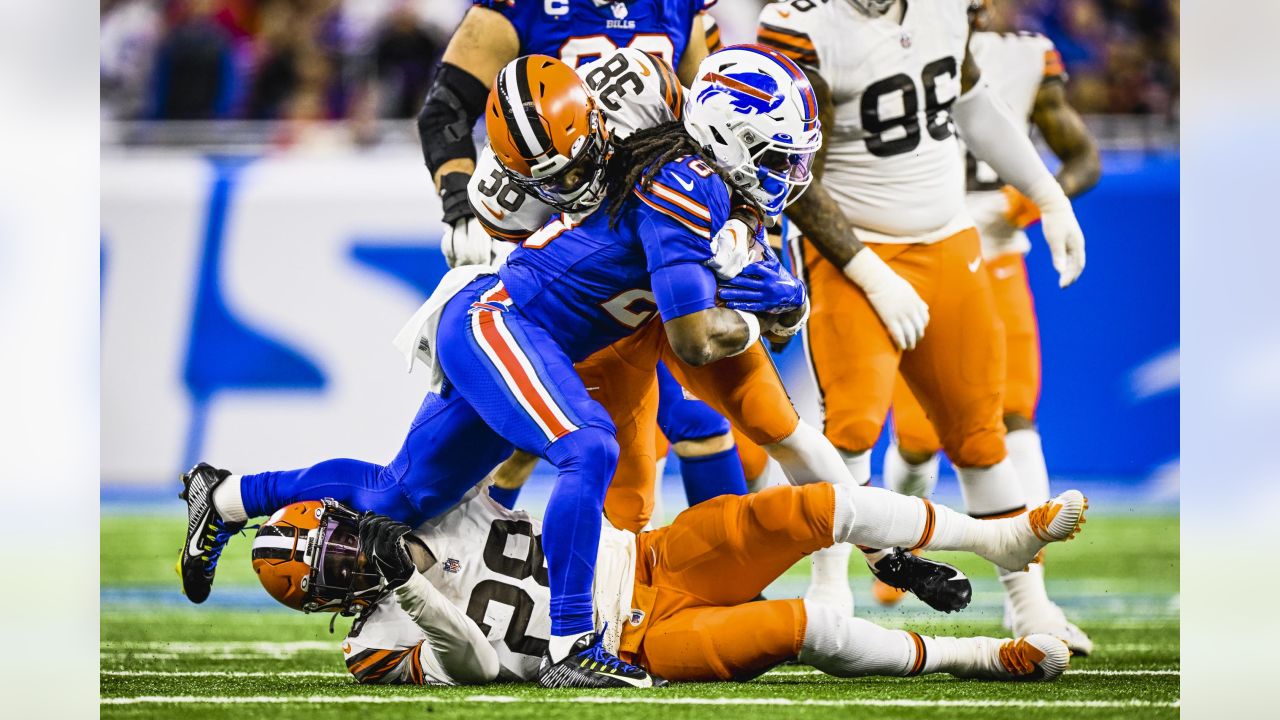 Photos: Week 11 - Browns at Bills Game Action