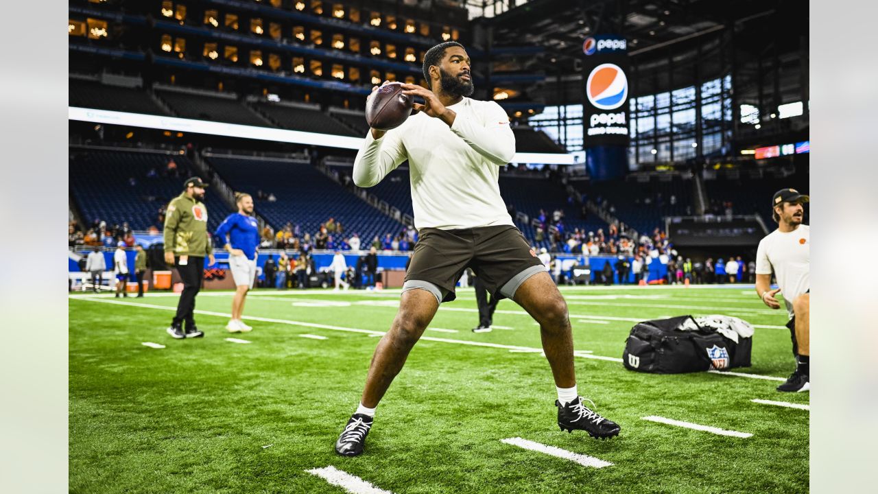 Photos: Week 11 - Browns at Bills Pregame