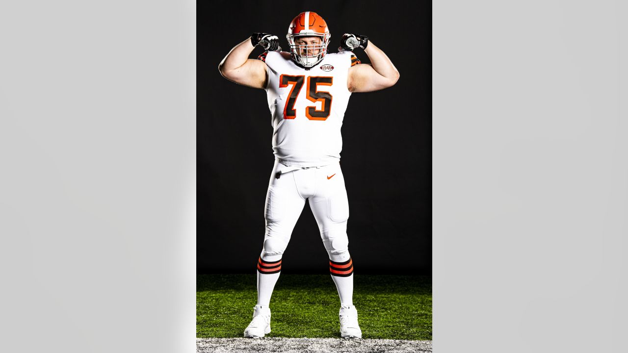 Cleveland Browns unveil 75th anniversary uniform