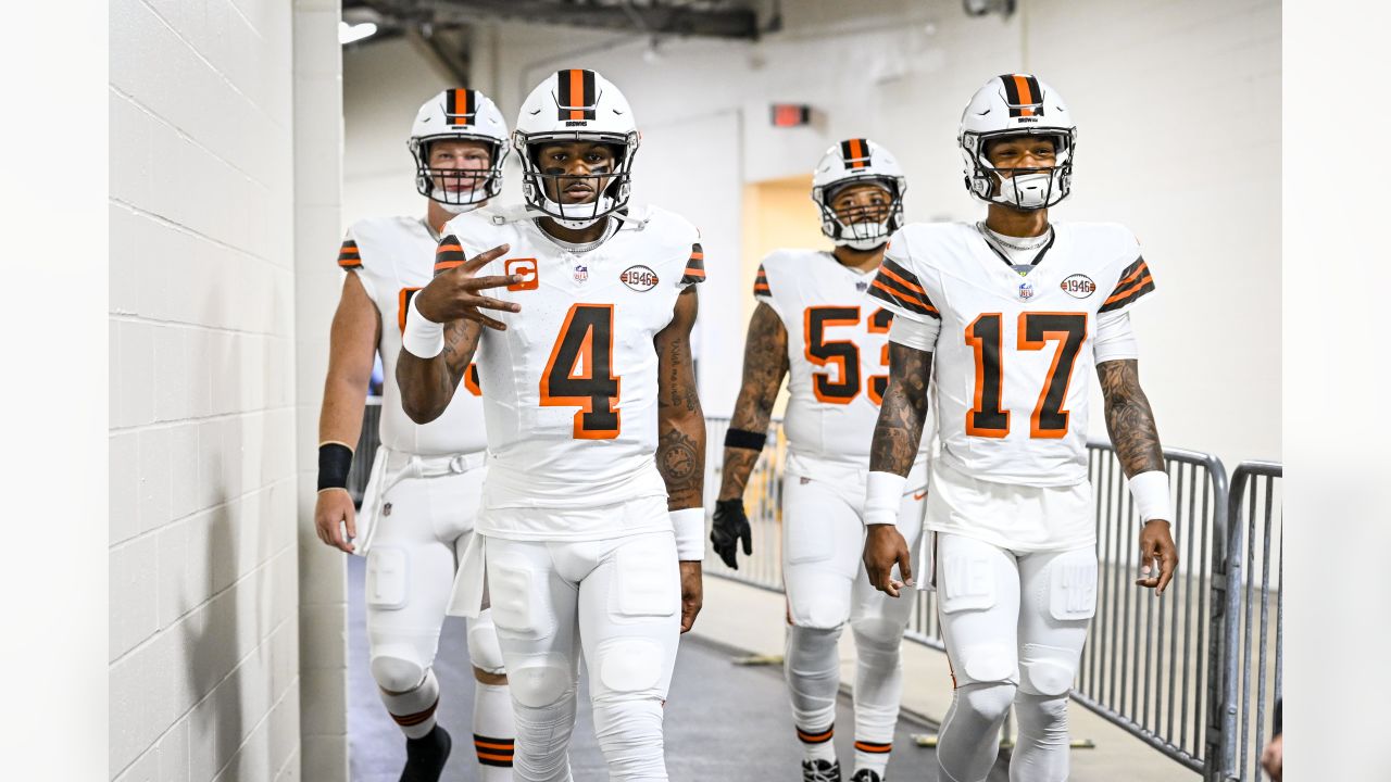 Browns show off frightfully fun costumes before battling Steelers