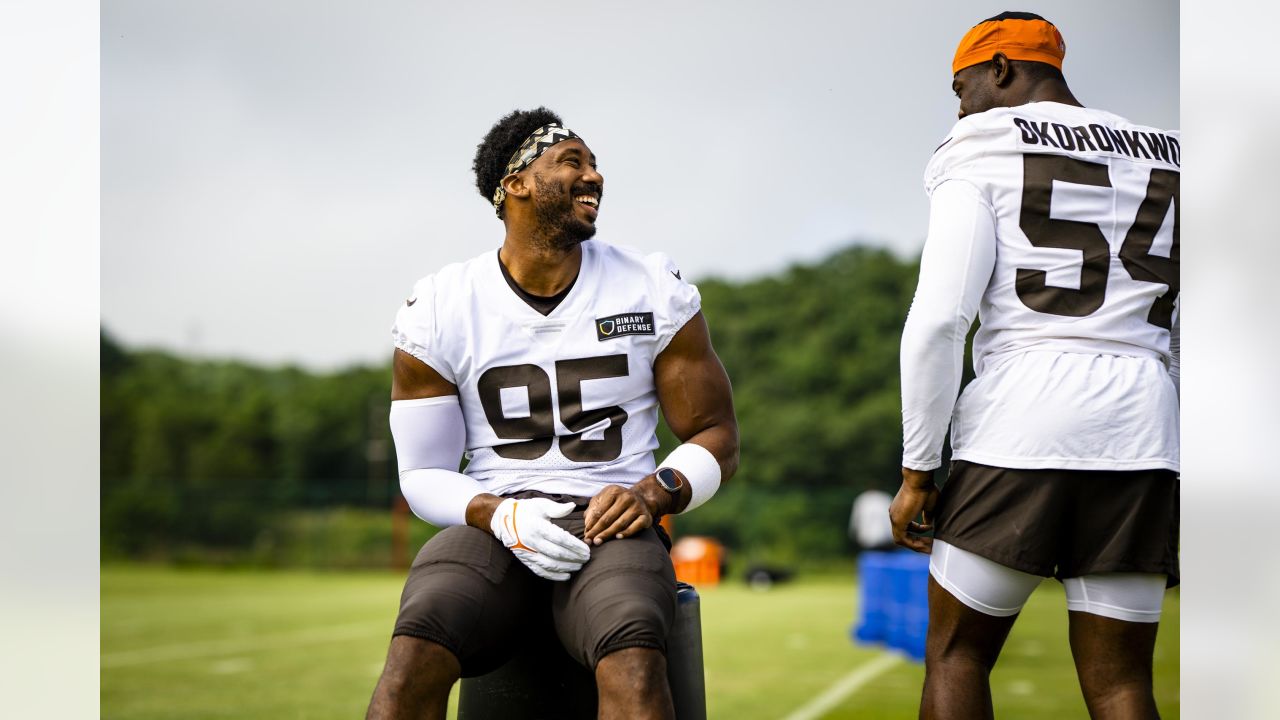 Cleveland Browns News and Rumors 5/26: Watson Watch, Njoku Contract and  Proof of Life