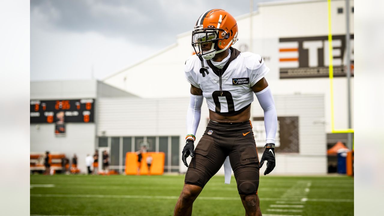 Cleveland Browns cornerback Martin Emerson Jr. takes part in the NFL  football team's training camp Wednesday, Aug. 3, 2022, in Berea, Ohio. (AP  Photo/David Richard Stock Photo - Alamy