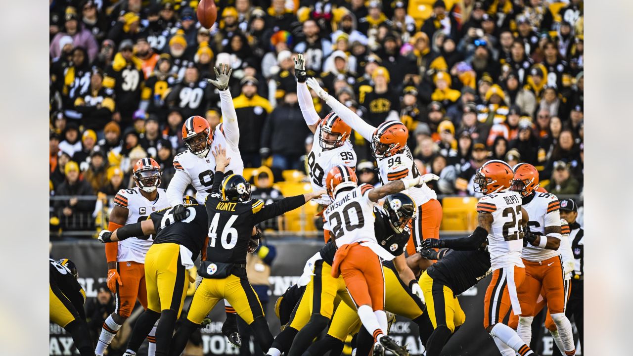 Photos: Week 18 - Browns at Steelers Game Action