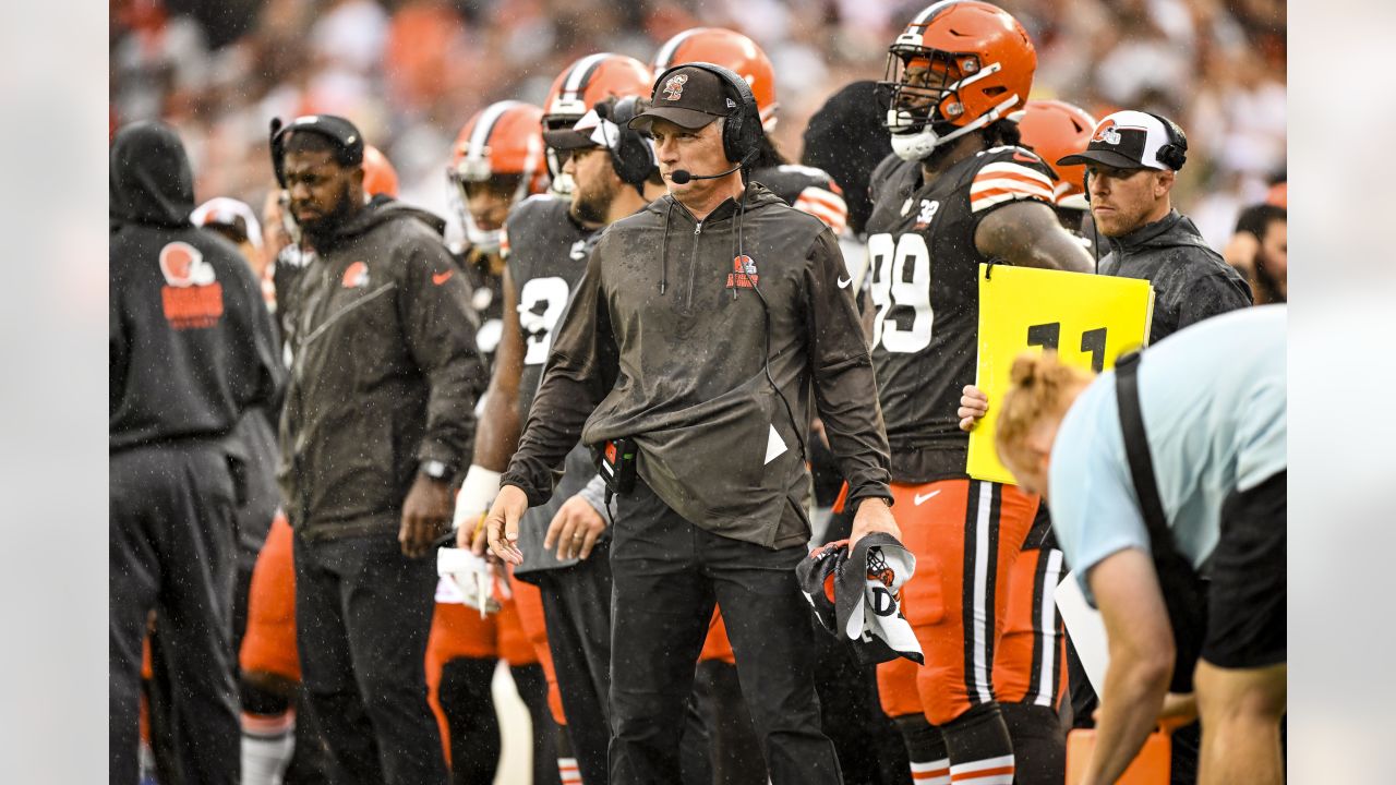 Cleveland Browns tight end Pharaoh Brown (84) warms up prior to the start  of an NFL football game against the Cincinnati Bengals, Monday, Oct. 31,  2022, in Cleveland. (AP Photo/Kirk Irwin Stock