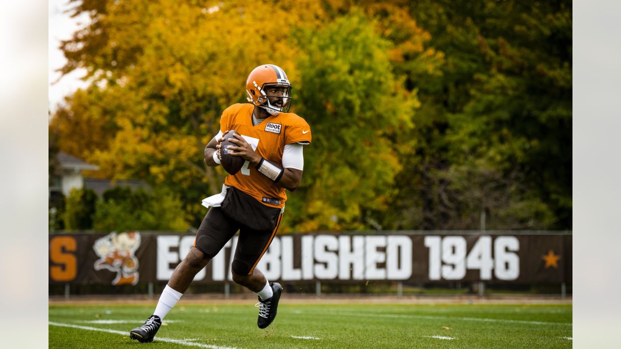 Browns star CB Denzel Ward returns from foot injury, practicing - The  Boston Globe