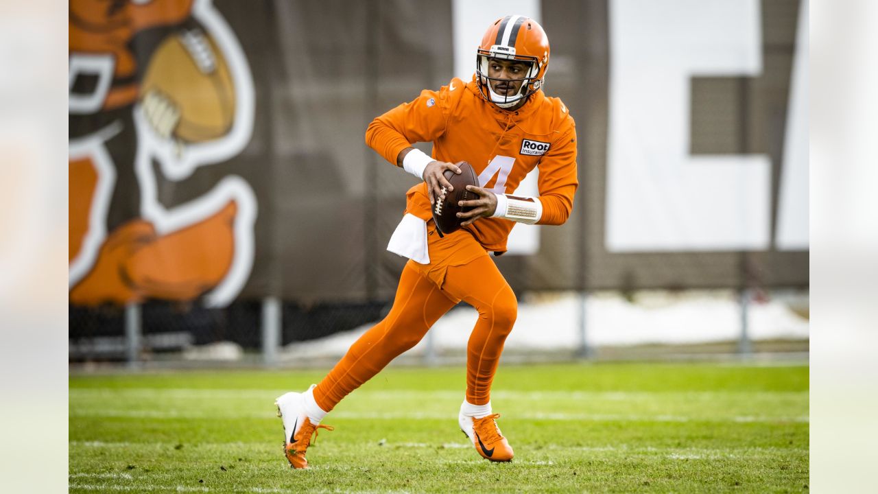 Deshaun Watson looks less rusty in Browns' preseason loss to Commanders –  News-Herald