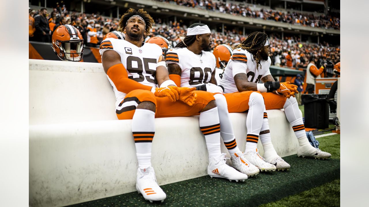 CINCINNATI, OH - DECEMBER 11: Cleveland Browns guard Wyatt Teller (77) in a  game between the Cleveland Browns and the Cincinnati Bengals on December  11, 2022, at Paycor Stadium in Cincinnati, OH. (