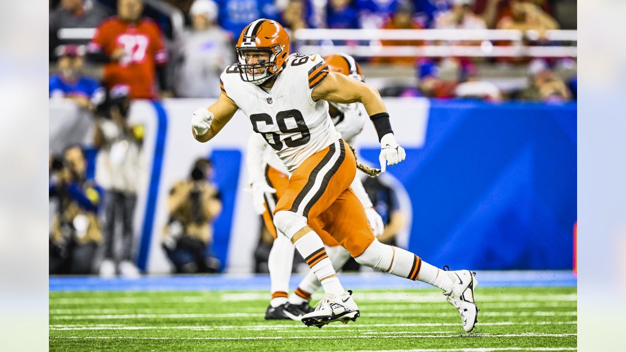 Browns squander too many opportunities, fall to Bills in Detroit