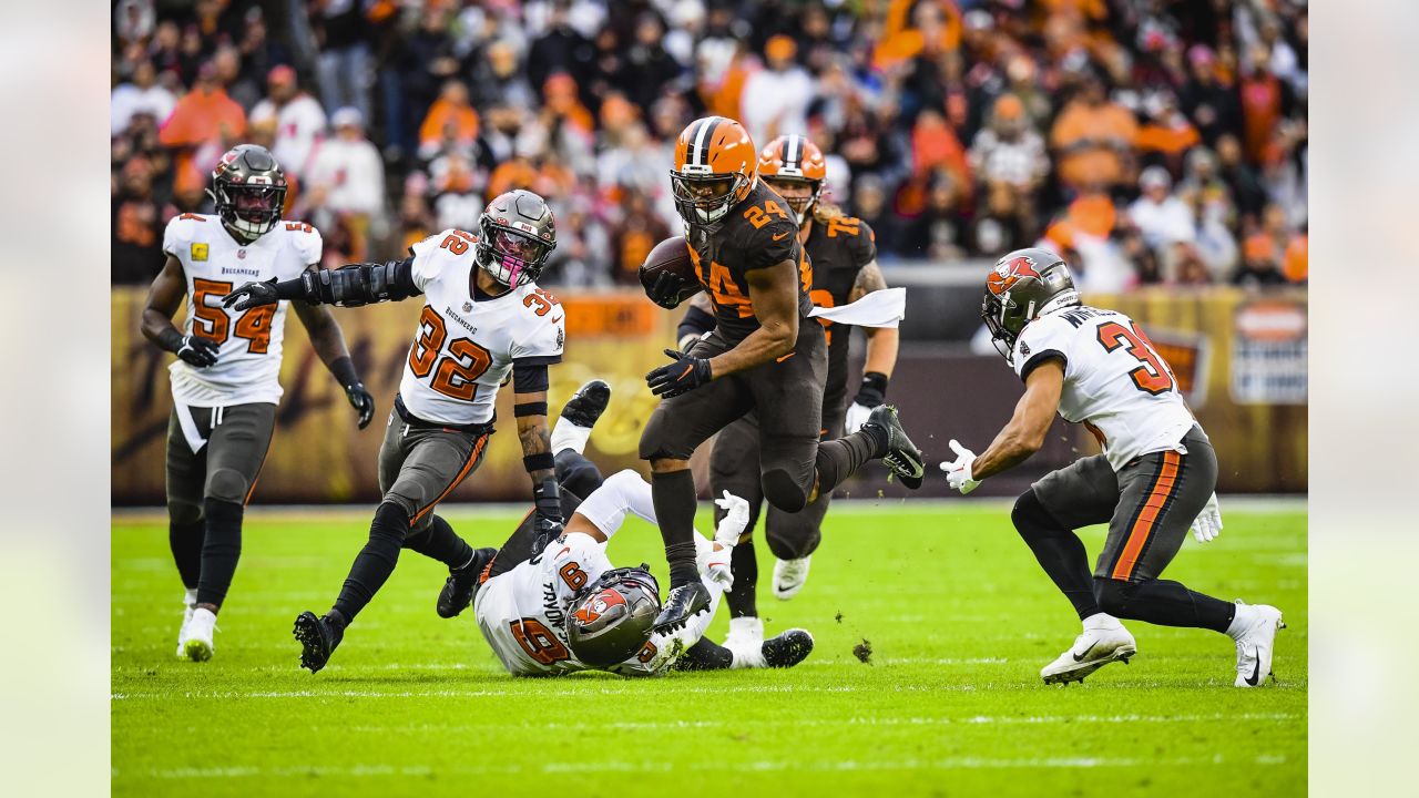 CLEVELAND, OH - DECEMBER 24: Cleveland Browns running back Nick Chubb (24)  carries the football during the first quarter of the National Football  League game between the New Orleans Saints and Cleveland