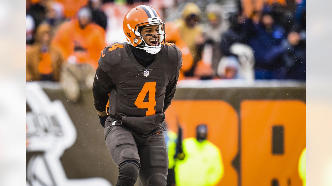 Browns lose to Saints in freezing cold Week 16 Christmas Eve game in  Cleveland - Dawgs By Nature