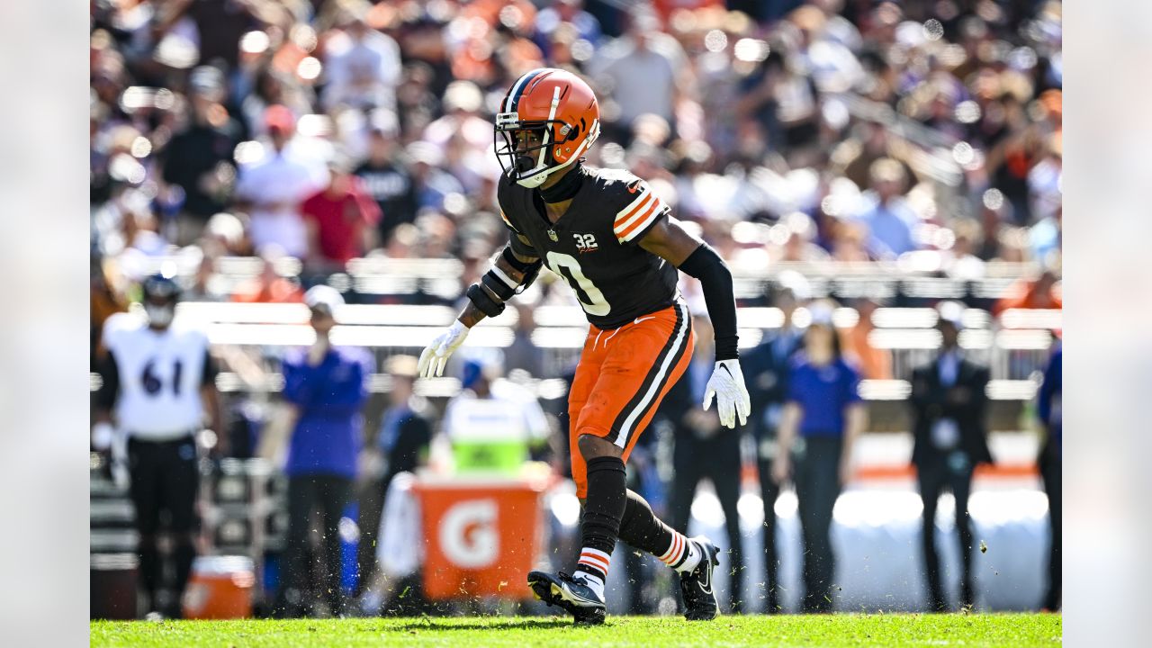 Browns LB Jeremiah Owusu-Koramoah, CB Greg Newsome II change jersey numbers