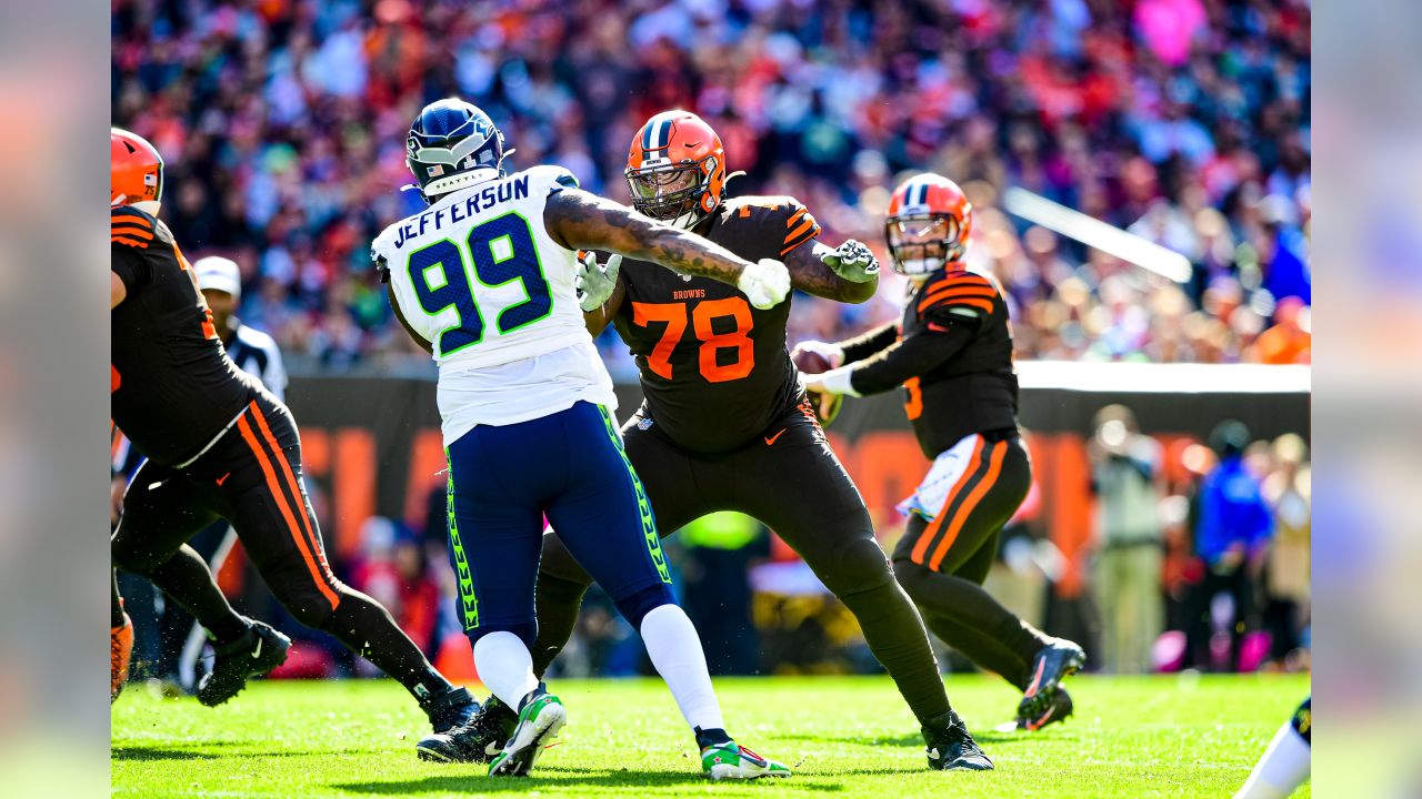 Seattle Seahawks quarterback Russell Wilson (3) warms up before an NFL  football game against the Cleveland Browns, Sunday, Oct. 13, 2019, in  Cleveland. The Seahawks won 32-28. (AP Photo/David Richard Stock Photo -  Alamy