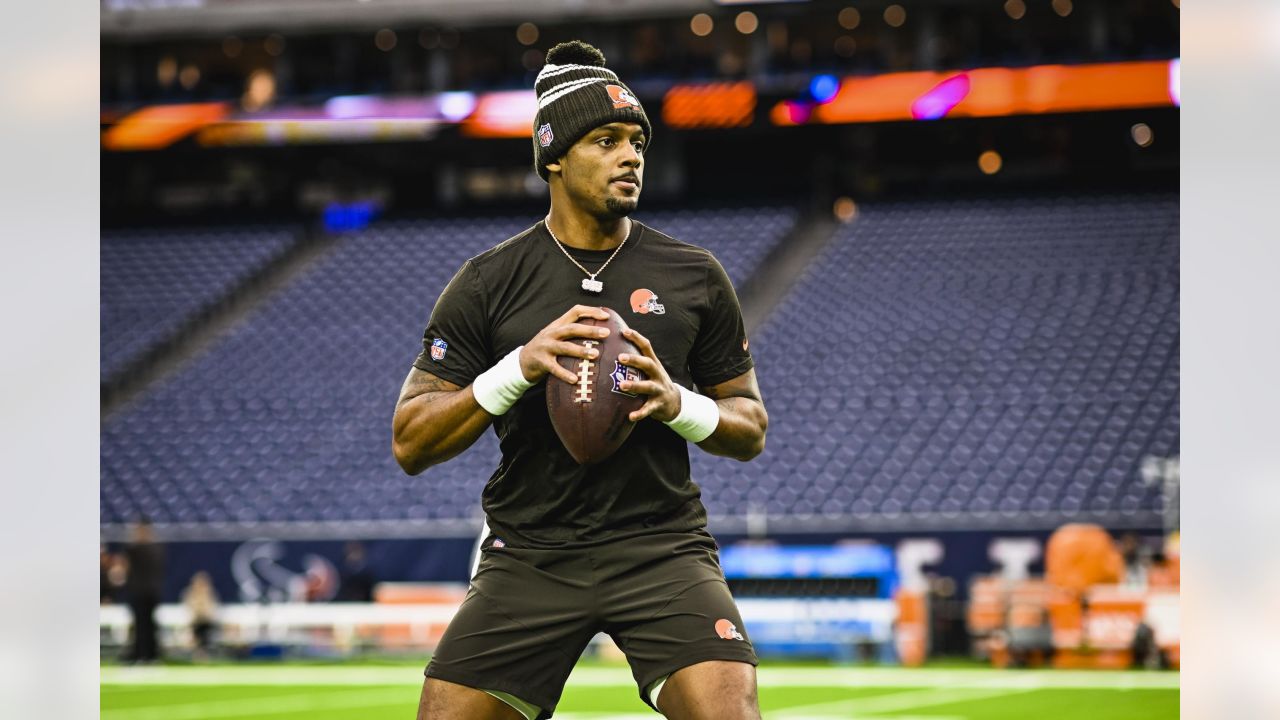 Cleveland Browns DESHAUN WATSON (4) leave the field after the game between  the Cleveland Browns and the Houston Texans in Houston, Texas at NRG  Stadium on December 4, 2022. The Cleveland Browns