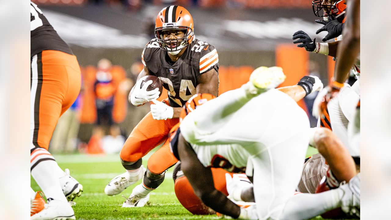 Cleveland Browns offensive tackle Jedrick Wills (71) blocks during an NFL  football game against the Chicago Bears, Sunday, Sept. 26, 2021, in  Cleveland. The Browns won 26-6. (AP Photo/David Richard Stock Photo - Alamy