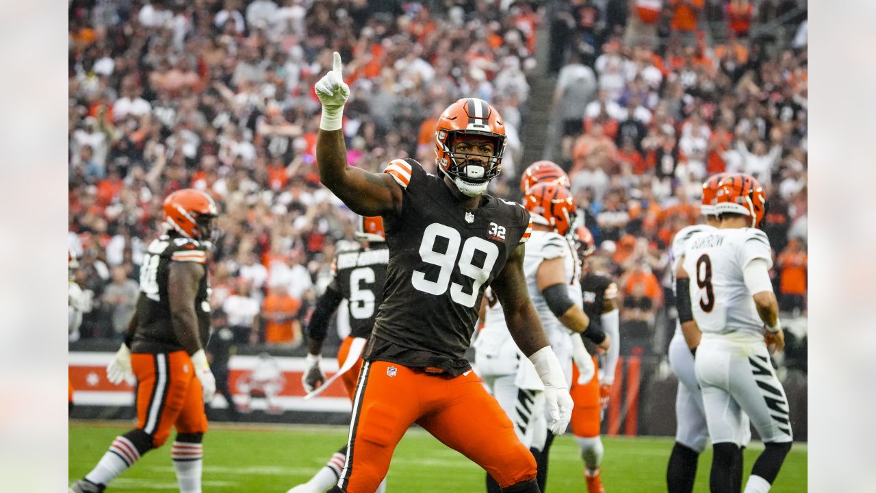Watson, Burrow square off as Browns host Bengals in season opener, 100th  edition of Battle of Ohio - The San Diego Union-Tribune