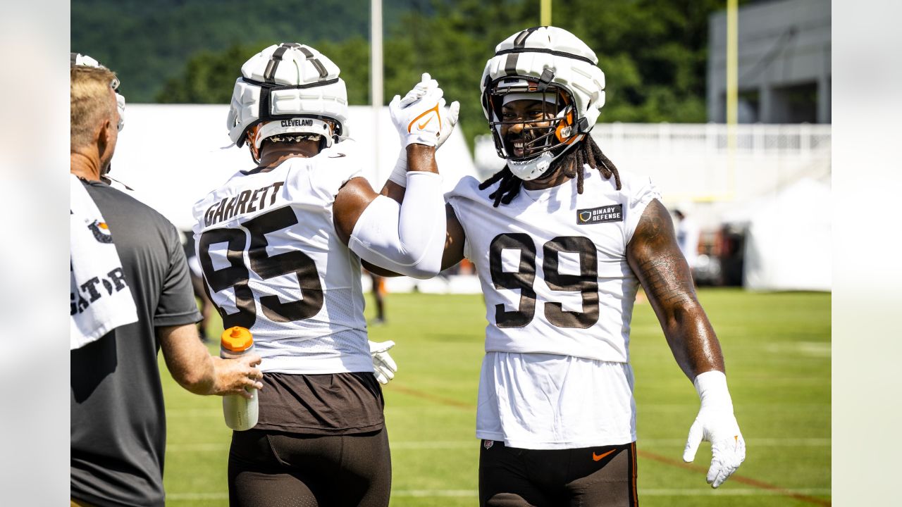 Get to know Za'Darius Smith: Browns edge rusher (video) 