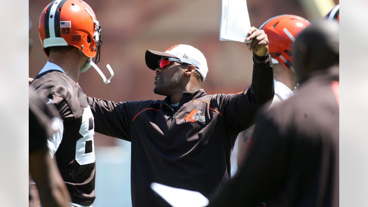 Browns add Al Saunders to offensive staff