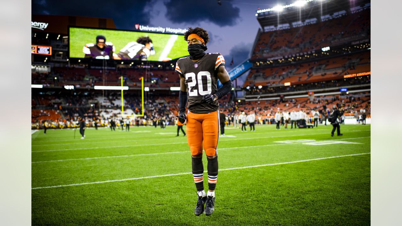 Cleveland Browns safety Grant Delpit (22) prior to an NFL football game  against the Minnesota Vikings, Sunday, Oct. 3, 2021 in Minneapolis.  Cleveland won 14-7. (AP Photo/Stacy Bengs Stock Photo - Alamy