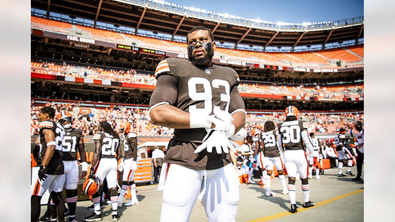 Is Joel Bitonio to best to wear No. 75? Ranking the best Browns to wear  each jersey number: 71-75 