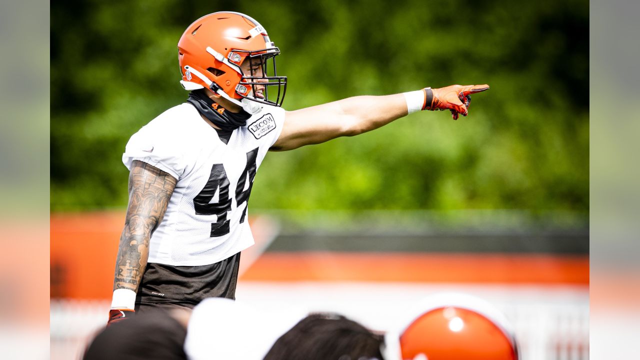 CLEVELAND, OH - AUGUST 29: Cleveland Browns linebacker Willie