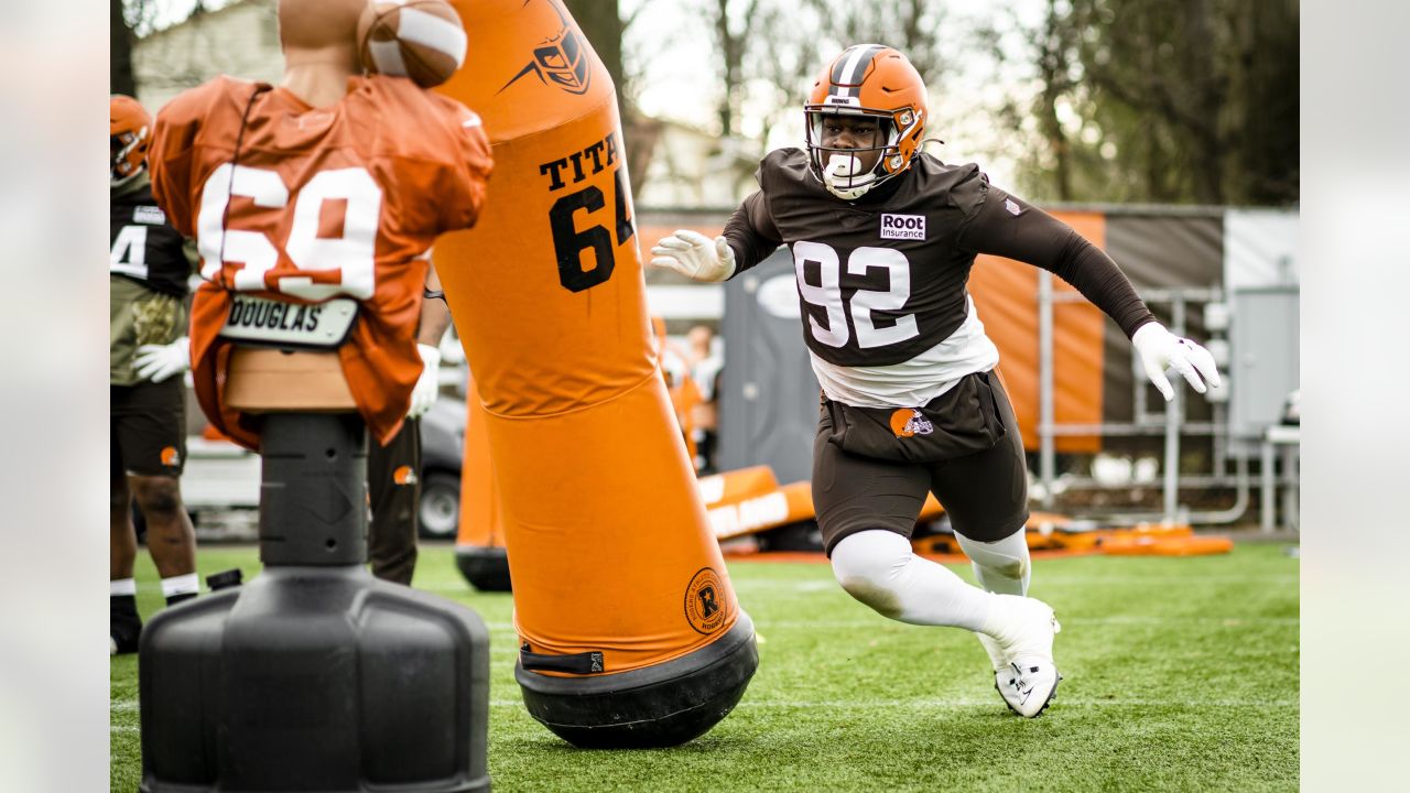 Browns linebacker Reggie Ragland looking to build on Week 16 team-best  defensive performance, secure future in Cleveland 