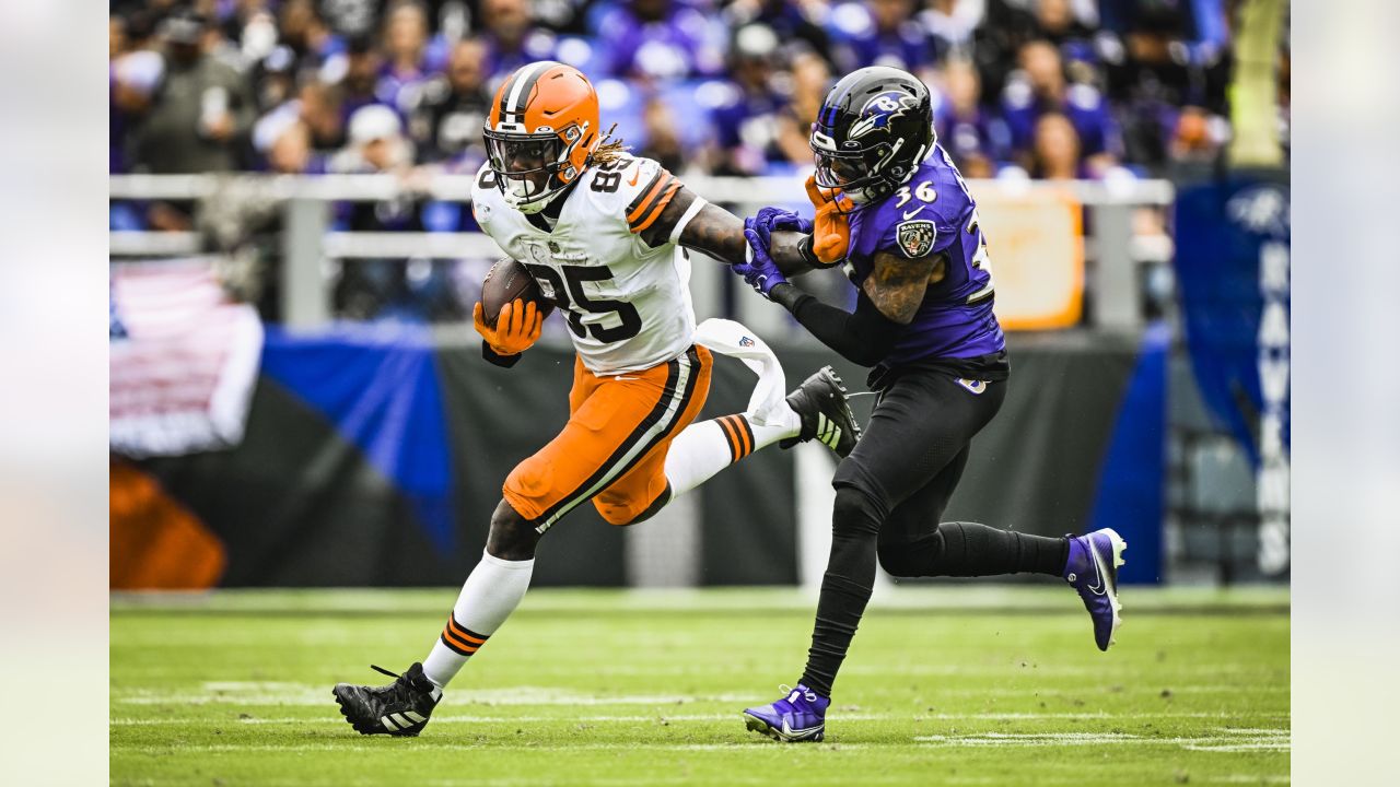 David Njoku Brown Cleveland Browns Game-Used #85 Jersey vs. New England  Patriots on October 16