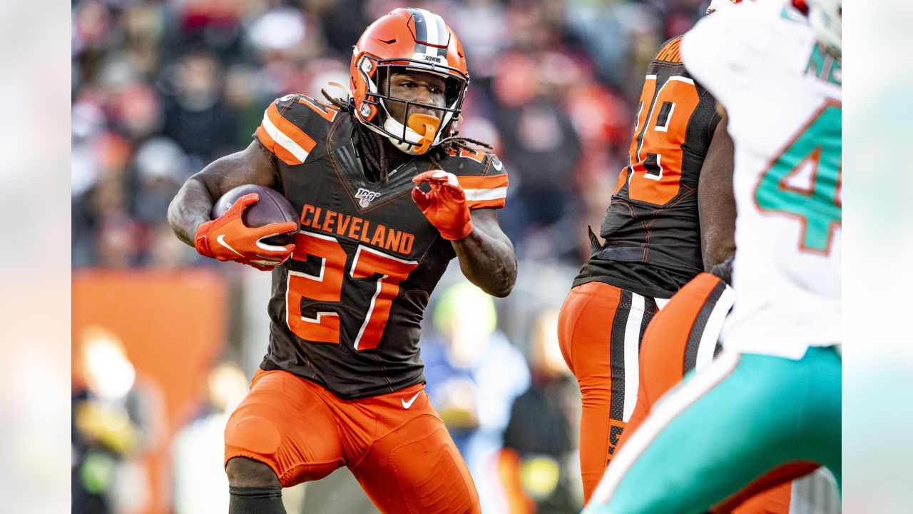 Kareem Hunt thrilled to re-sign with 'hometown' Cleveland Browns