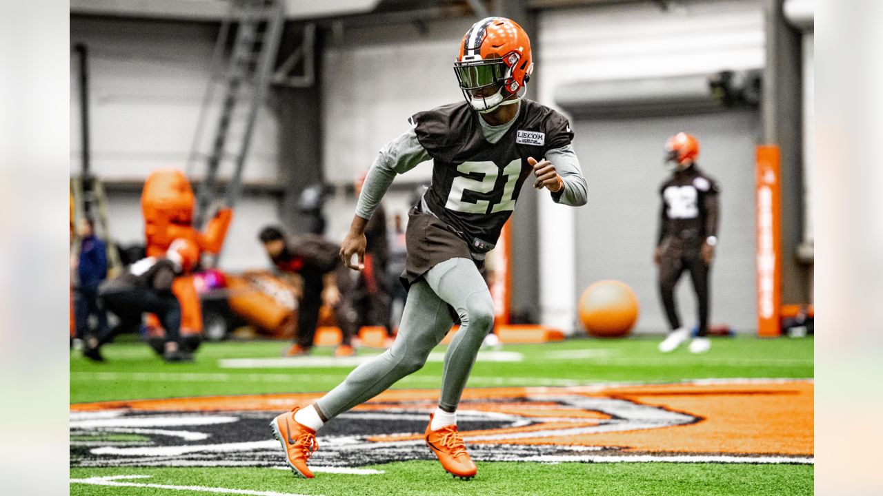 Denzel Ward, Browns agree to record-setting contract extension