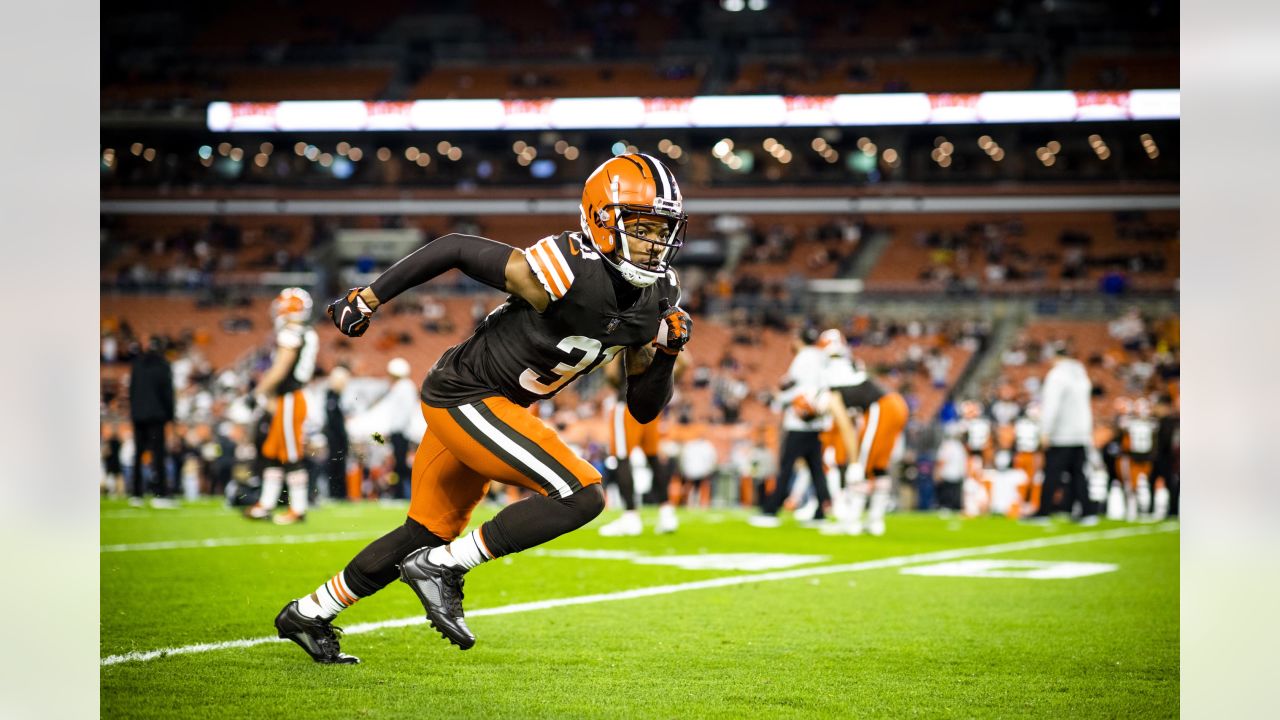 Cleveland Browns cornerback Thomas Graham Jr. (31) walks off of