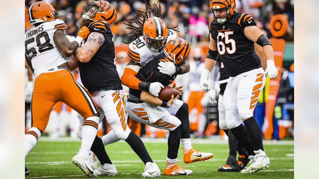 Cleveland Browns quarterback Deshaun Watson (4) runs for a touchdown in the  second quarter against the Cincinnati Bengals, Sunday, Sept. 10, 2023, in  Cleveland. The Browns won 24-3. (AP Photo/David Richard Stock Photo - Alamy