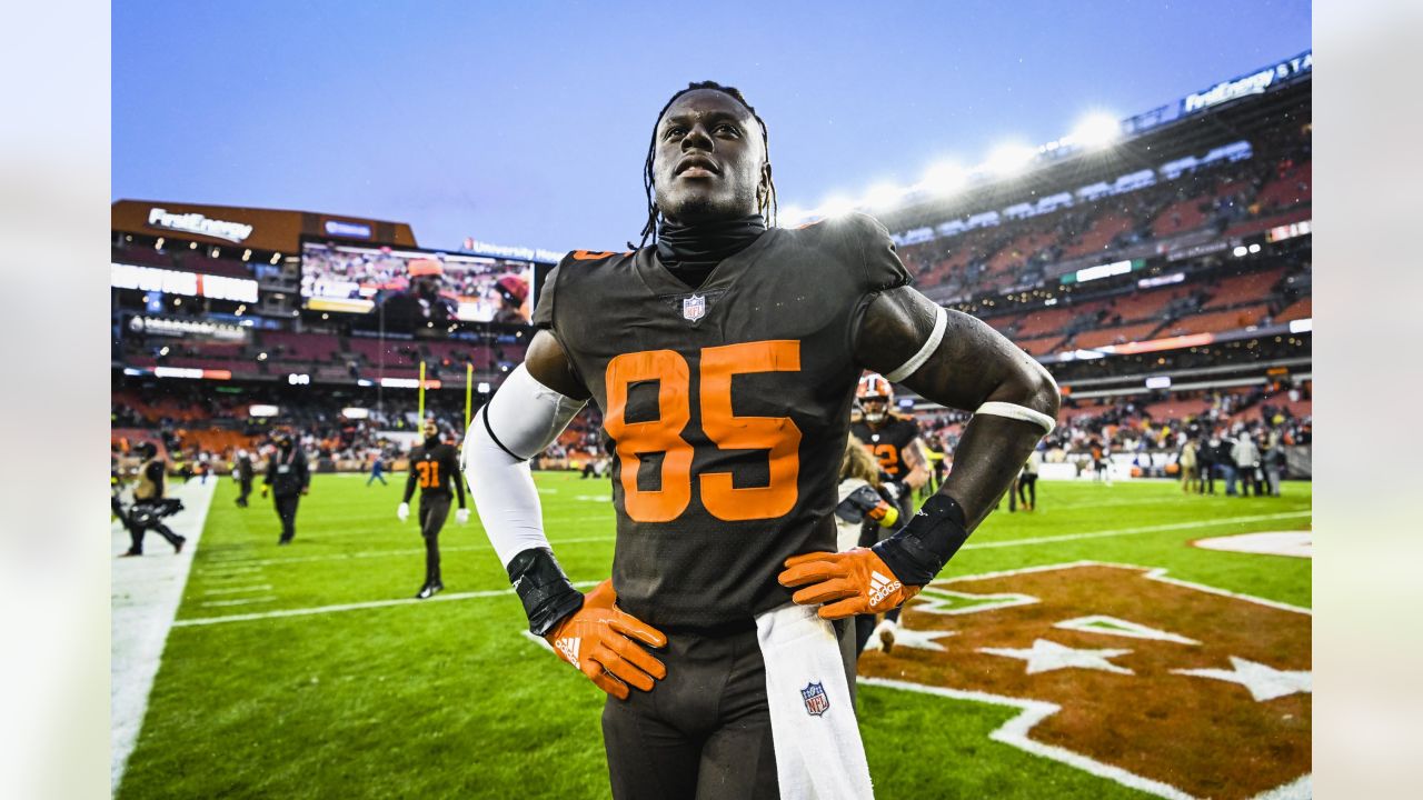 Watch David Njoku make possibly the Browns' catch of the year to tie the  game vs. the Buccaneers 