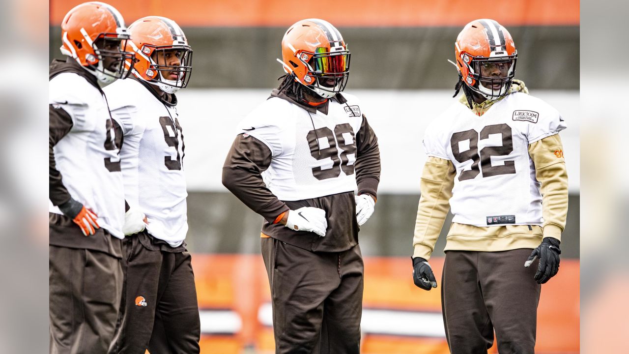 David Njoku injury update: Browns place TE on IR after broken wrist -  Sports Illustrated