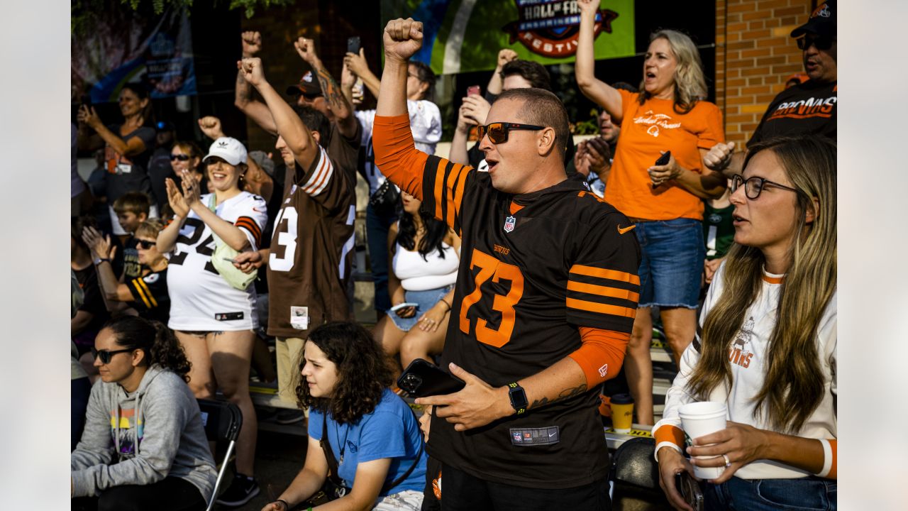 Browns fans celebrate 'Perfect Season