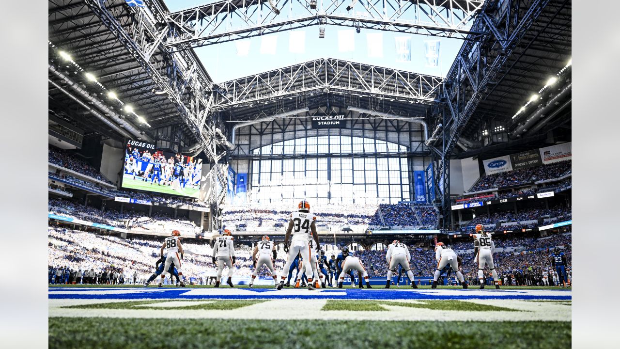 Colts decide whether Lucas Oil Stadium roof will be open for Week