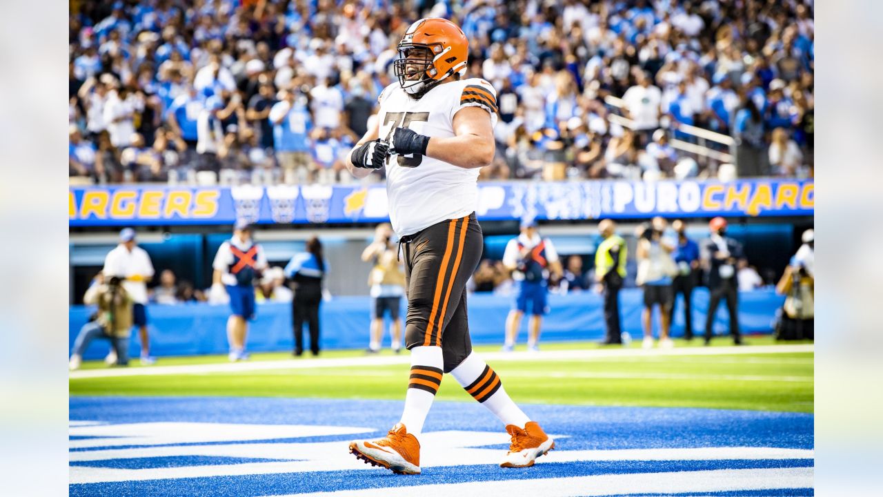 Cleveland Browns Joel Bitonio thrilled SoCal family will see milestone