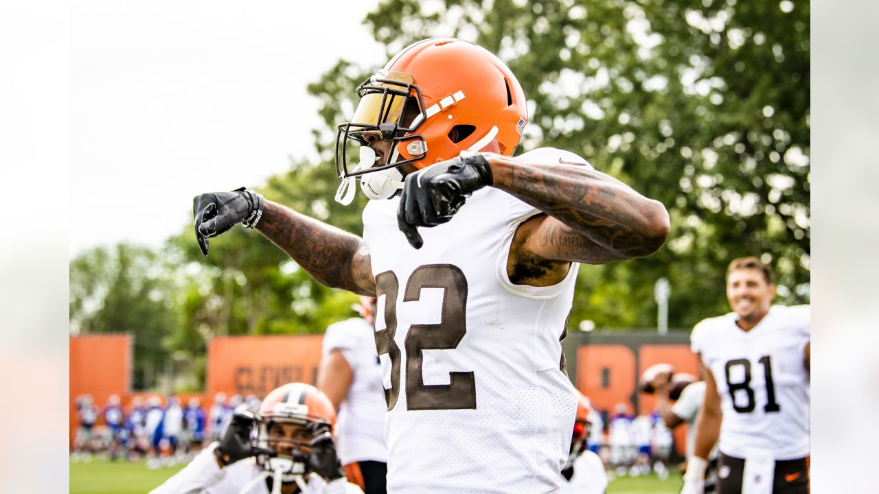 Cleveland Browns wide receiver Rashard Higgins (81) celebrates