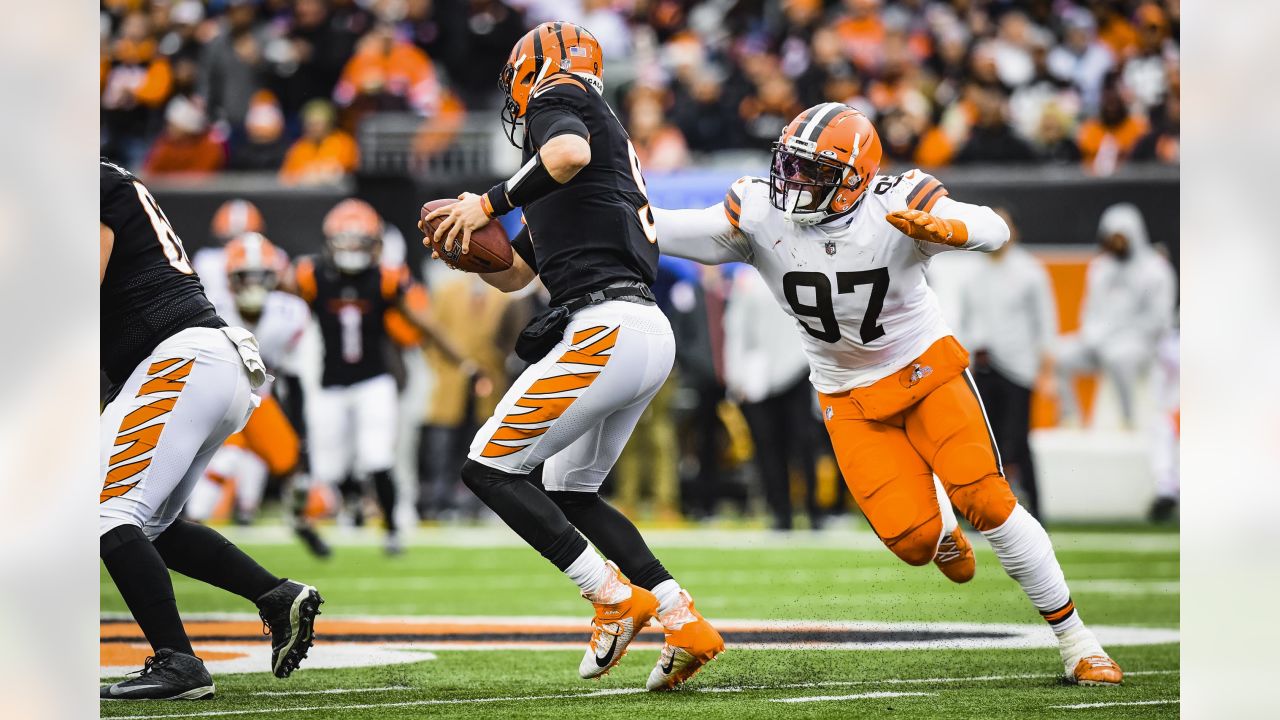 Cleveland Browns quarterback Deshaun Watson (4) runs for a touchdown in the  second quarter against the Cincinnati Bengals, Sunday, Sept. 10, 2023, in  Cleveland. The Browns won 24-3. (AP Photo/David Richard Stock Photo - Alamy