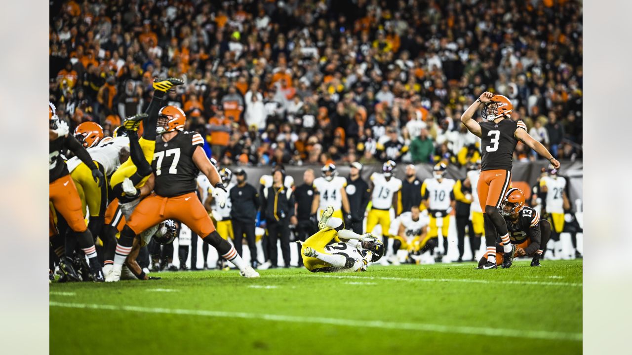 Shorthanded Browns stun Steelers early, stifle late rally for first playoff  win since 1994 season