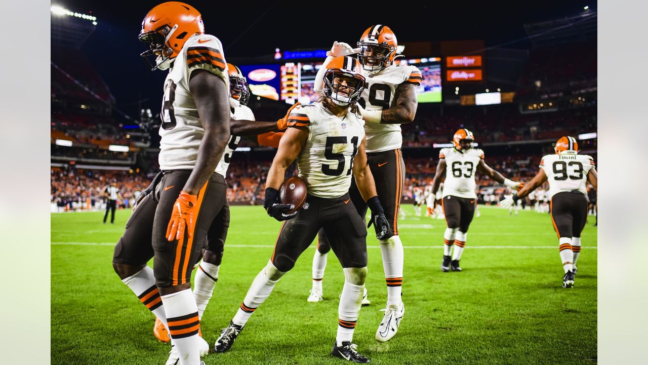 CLEVELAND, OH - AUGUST 27: Chicago Bears cornerback Kindle Vildor (22) on  the field during the first quarter of the National Football League  preseason game between the Chicago Bears and Cleveland Browns