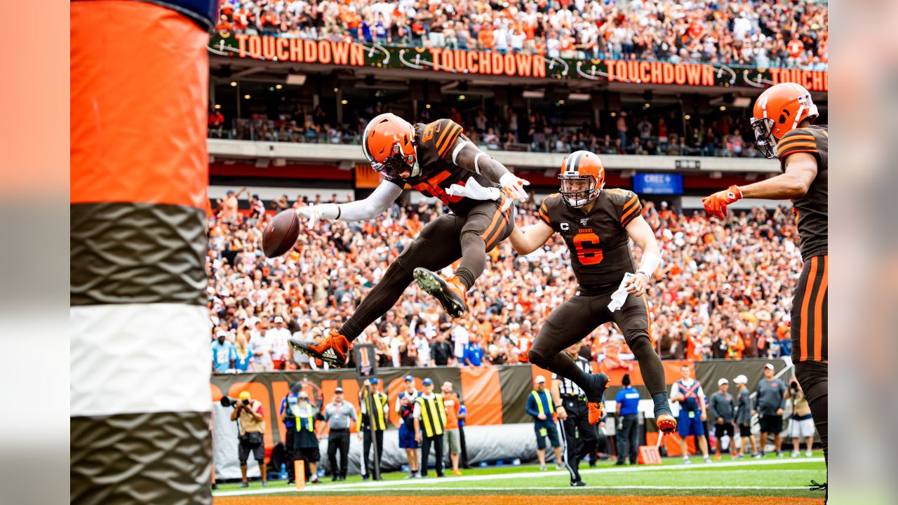 Costly penalties, turnovers plague Cleveland Browns, fall to Titans 43-13