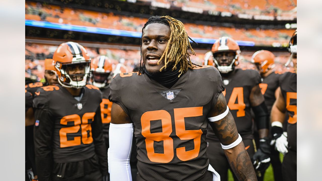 Cleveland Browns tight end David Njoku (85) walks off of the field at  halftime during an NFL pre-season football game against the Washington  Commanders, Friday, Aug. 11, 2023, in Cleveland. (AP Photo/Kirk