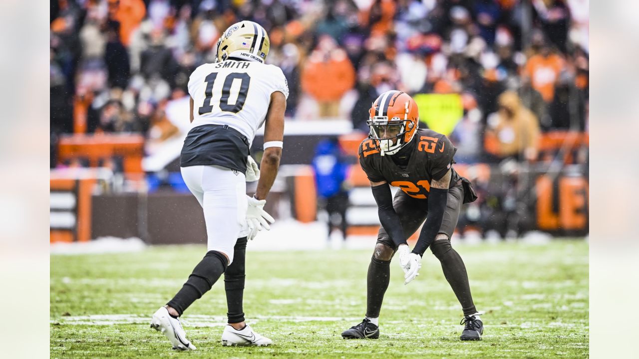 Browns officially eliminated from playoffs with loss to Saints