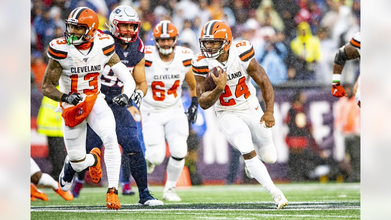 Nick Chubb, a 'pillar of the Browns organization,' rewarded with 3-year  extension